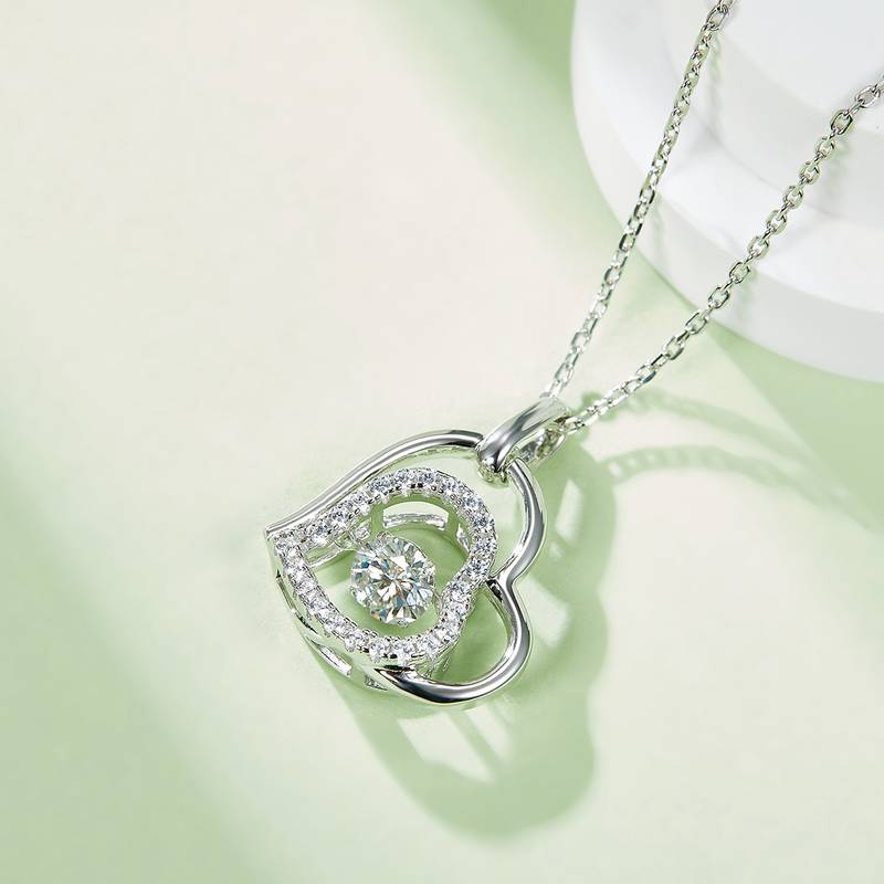 Dynamic and welcoming S925 silver plated platinum moissanite necklace, 50 points D-grade